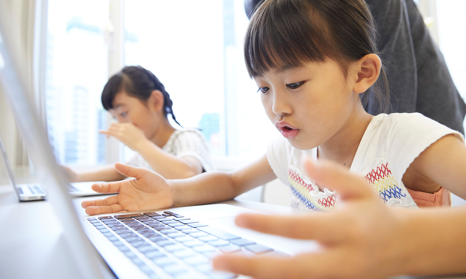 年長・小学生向けプログラミングスクール運営